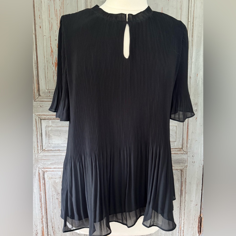 Flattering Black Pleated Women's Top Large